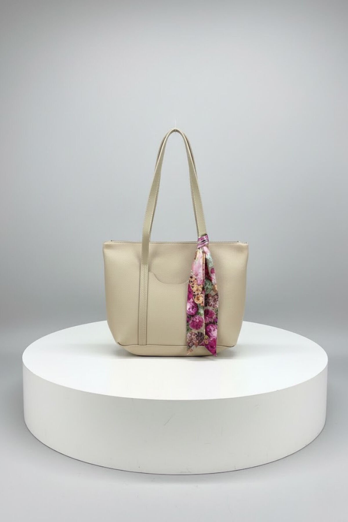 Clara Fularlı Cep Detaylı El ve Omuz Çantası 30/35 Cm Ekru