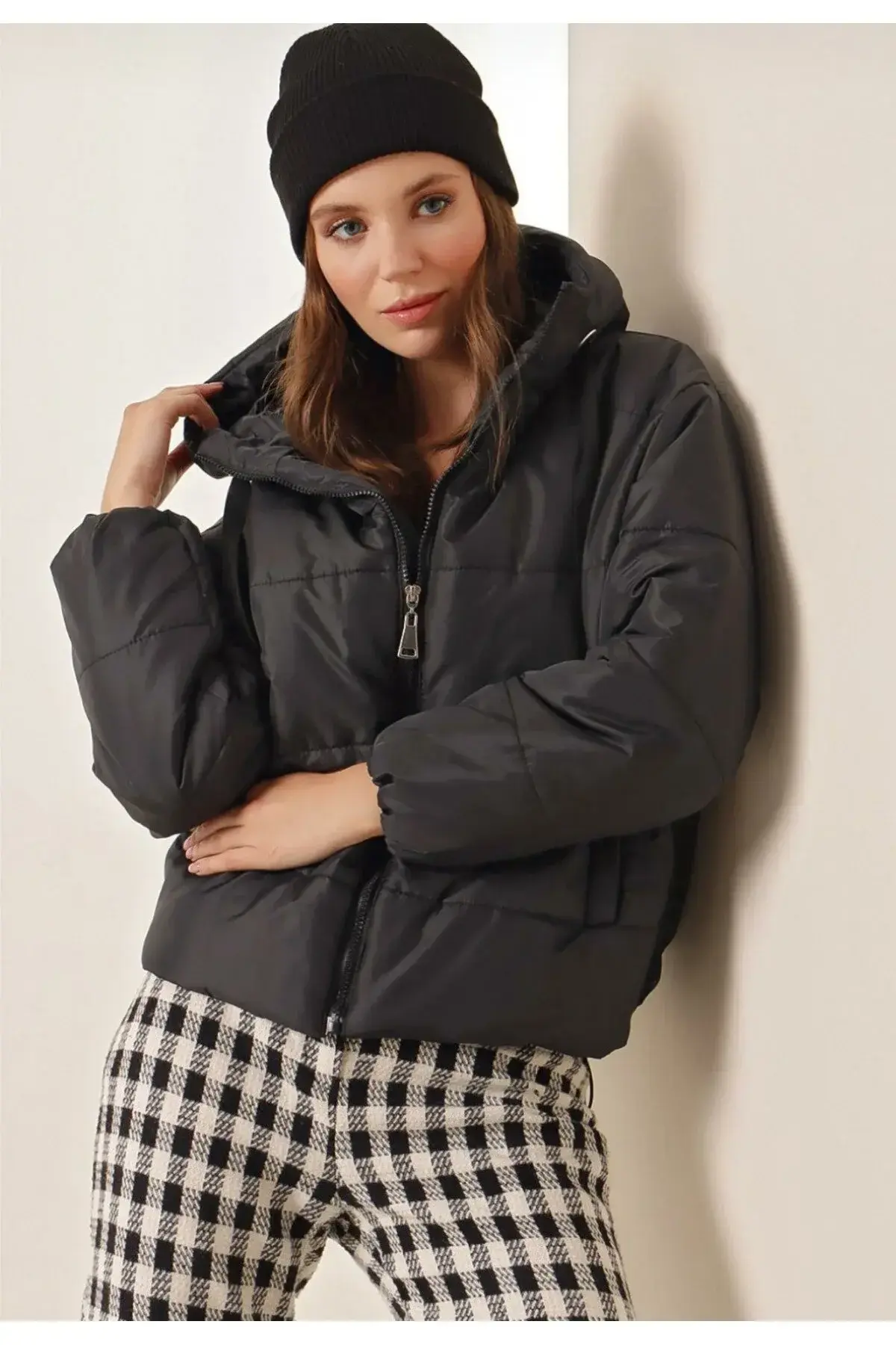 Kadın Düz Renk Şişme Mont