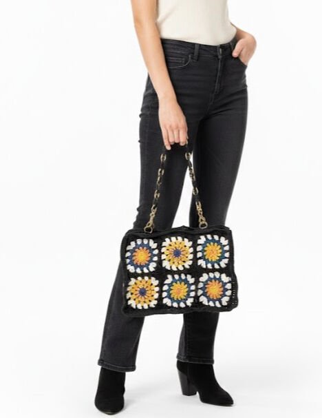 Siyah Desenli Tasarım El Örmesi Çanta