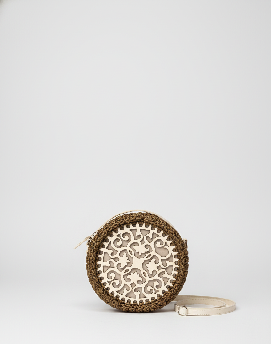 Lazer Kesim Nakış Detaylı Yuvarlak Örgü Omuz Çantası